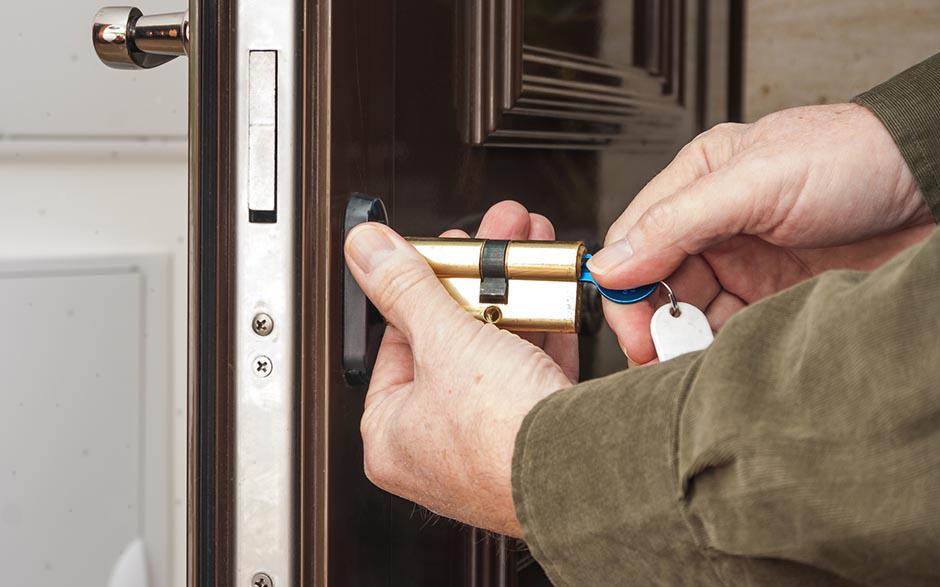 techniciens qualifiés serrurier ouverture de porte Pierrelaye